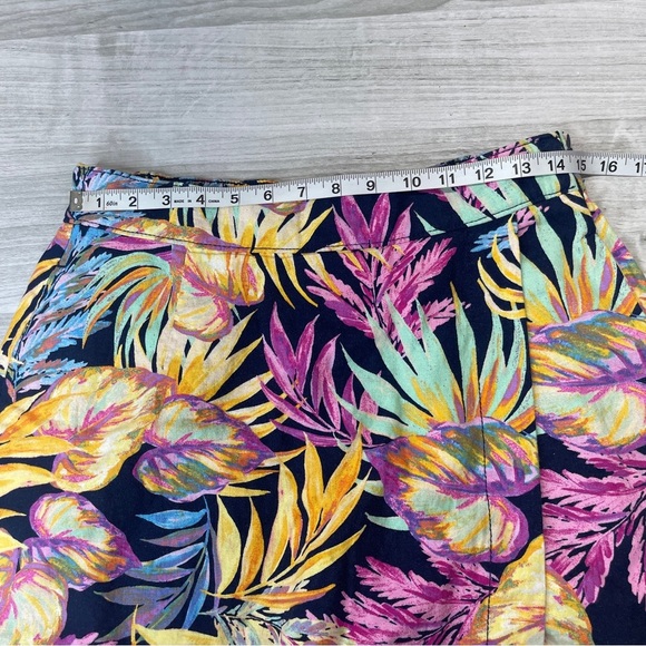 St. John’s Bay Linen Blend Wrap Skort Tropical Coastal Palm Leaf Women’s size 8 - Picture 8 of 11